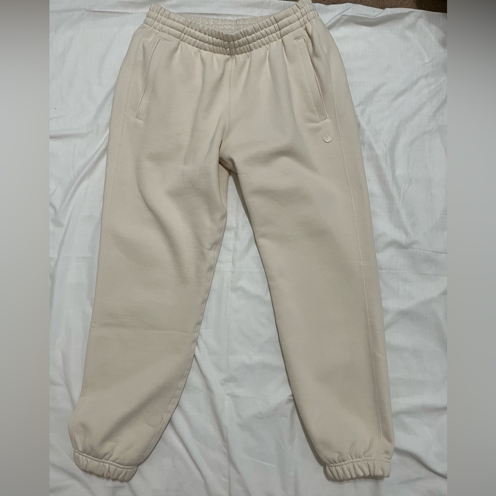 Adidas Cream Sweatpant (Relaxed Fit)
